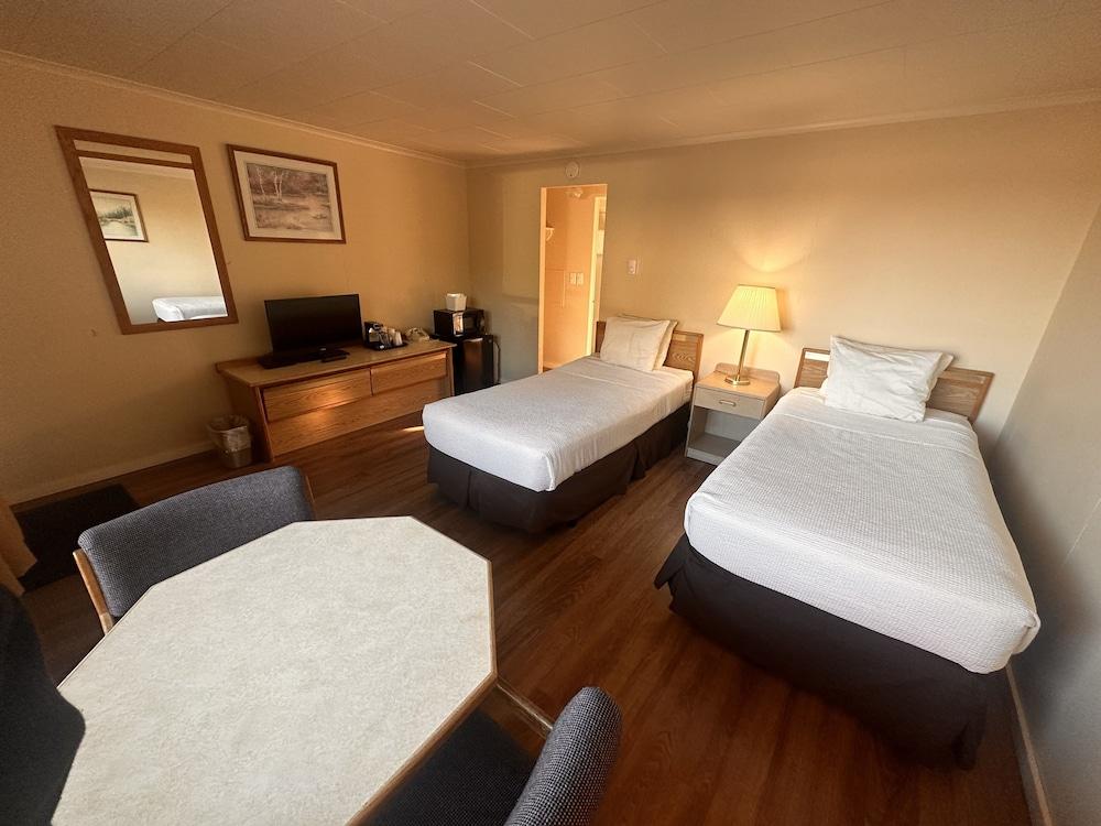 Astoria Crest Motel photo 9