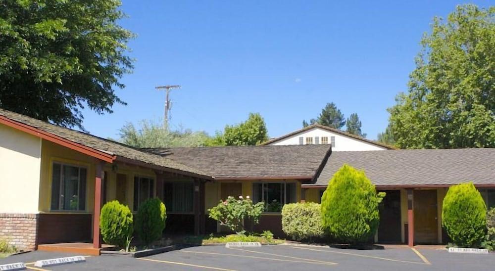 Melody Ranch Motel photo 41