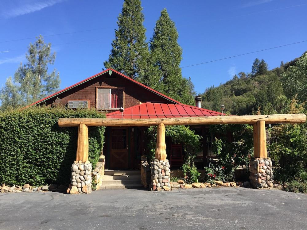 Pine Rose Inn photo 1