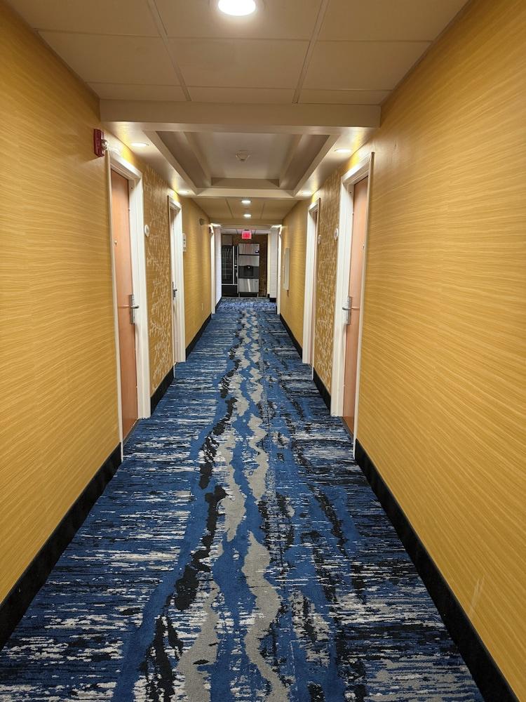 Plymouth Bay Inn and Suites photo 20