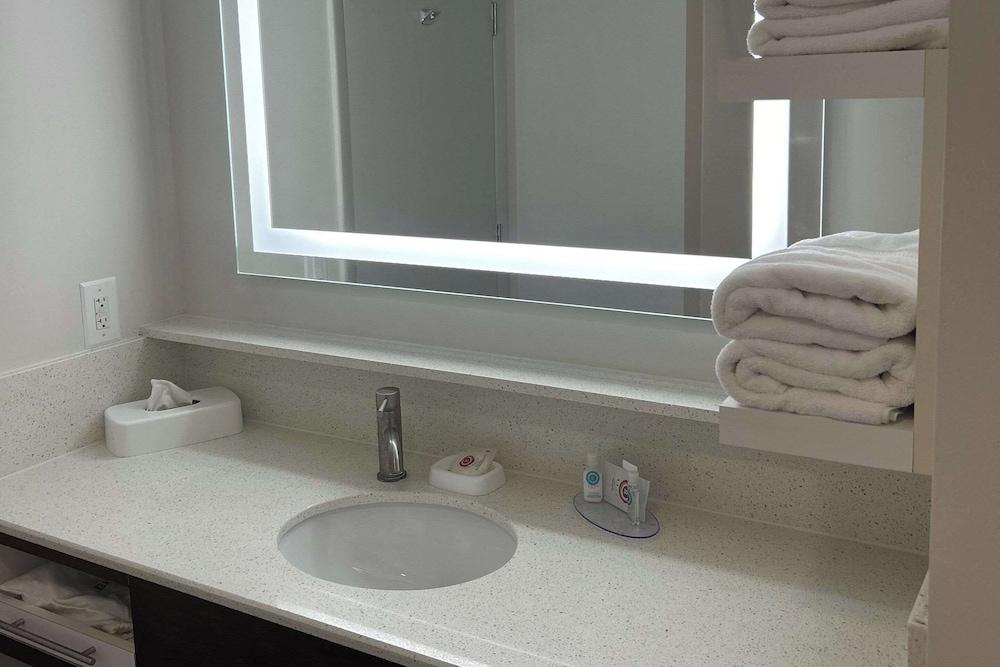 Comfort Inn Darien - North Brunswick photo 29