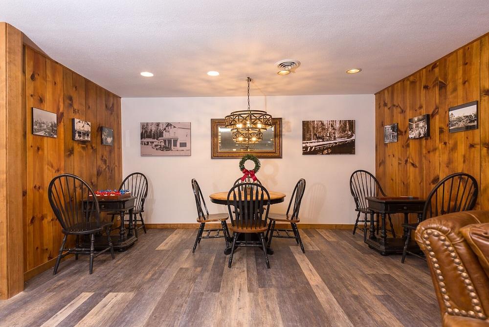 Woodland Inns photo 49