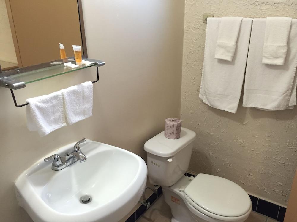 Withlacoochee Motel photo 13