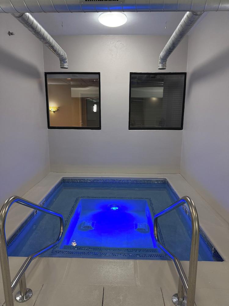 Beachfront Hotel photo 36