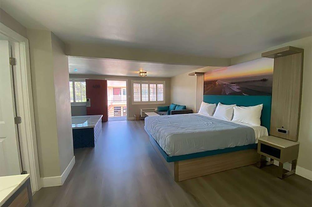 Super 8 by Wyndham Oceanside Downtown photo 3