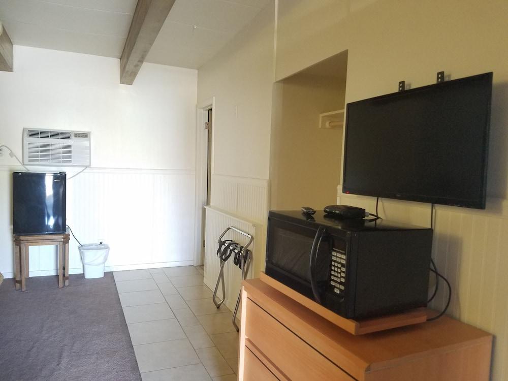 I-84 Motor Inn photo 5