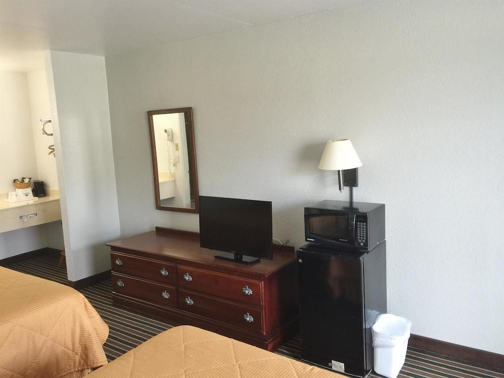 American Inn photo 9