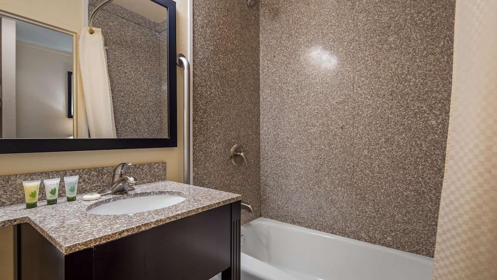 Days Inn by Wyndham St. Charles IL photo 23