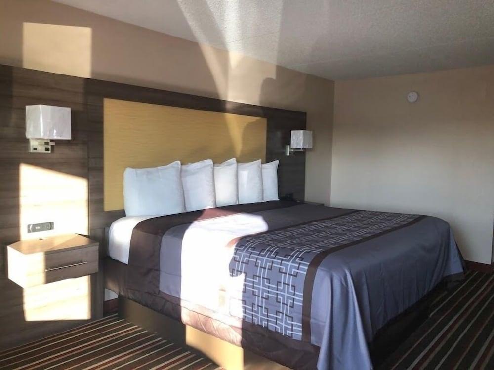 Legacy Inn Sumner photo 17
