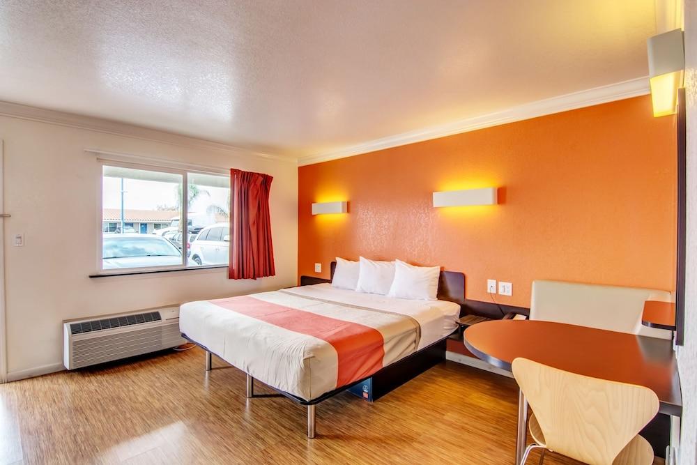 Motel 6 Manteca, CA photo 11