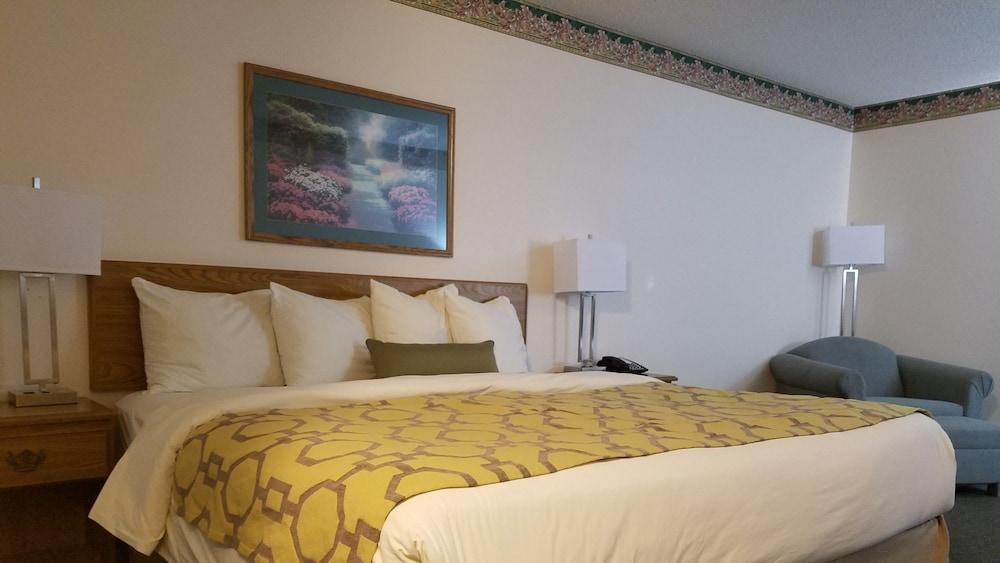 Baymont by Wyndham Limon photo 39