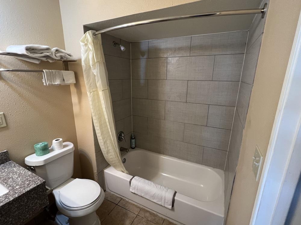 Country Inn-Giddings photo 4