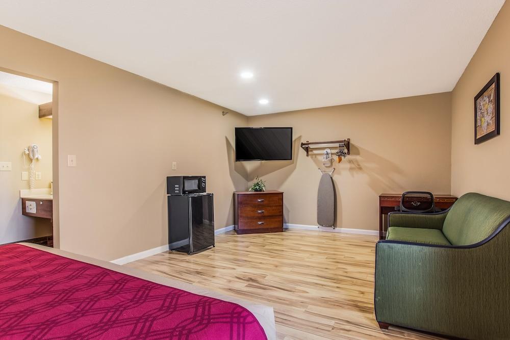 Econo Lodge Shelbyville photo 4