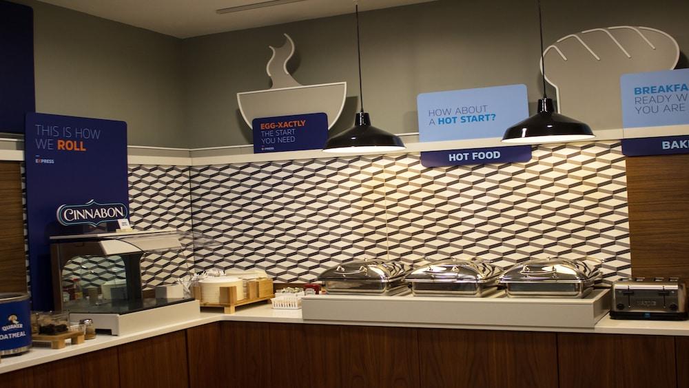 Holiday Inn Express Winfield by IHG photo 26