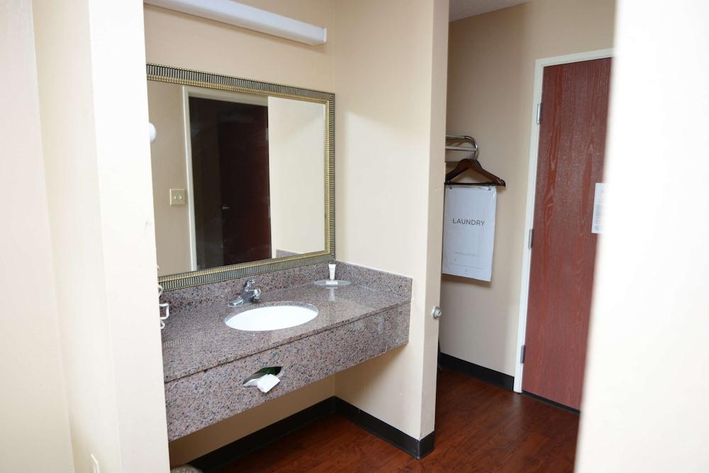 Jameson Inn - Hazlehurst photo 28