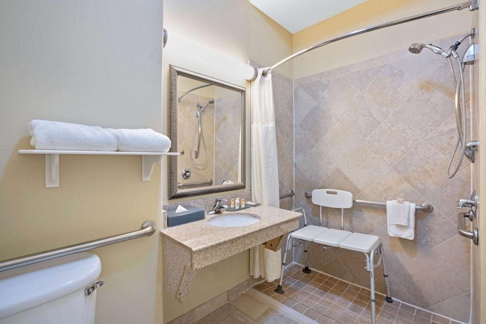 Sonesta Essential Houston Westchase photo 25
