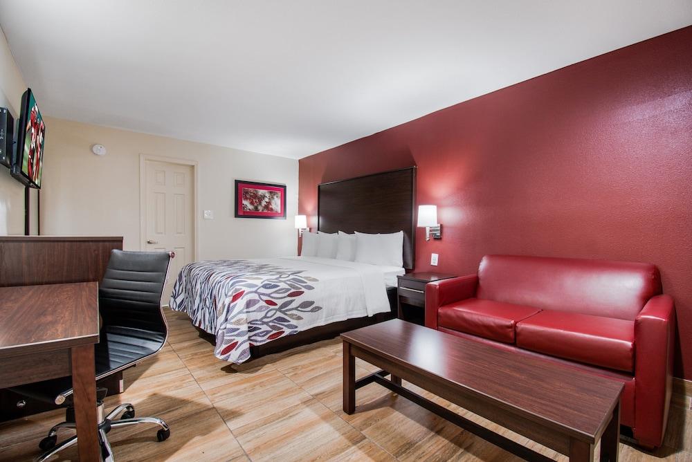 Red Roof Inn Houston – Spring North photo 14