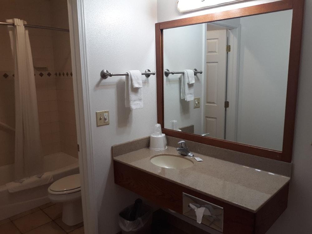 Stay Express Inn Hamilton photo 12