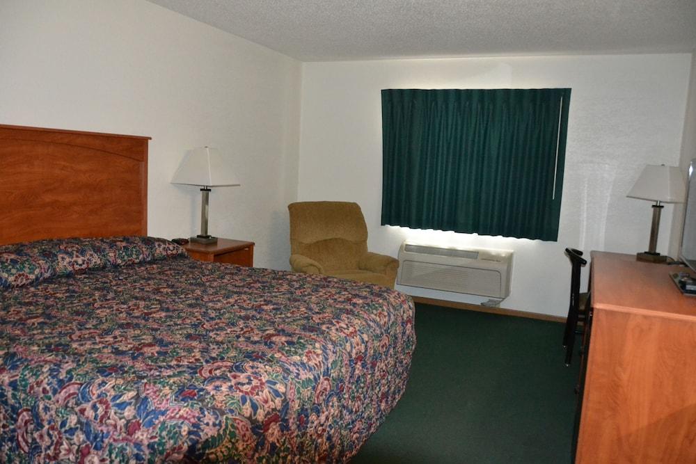 Carrington Inn & Suites photo 9