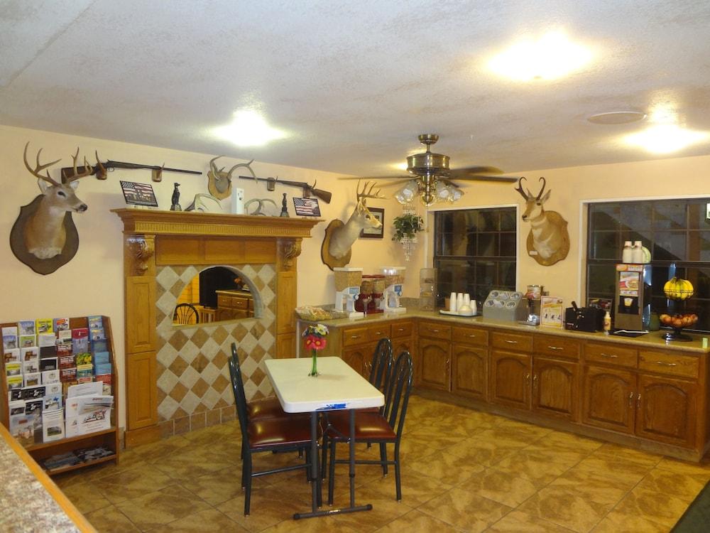 Antlers Inn photo 14