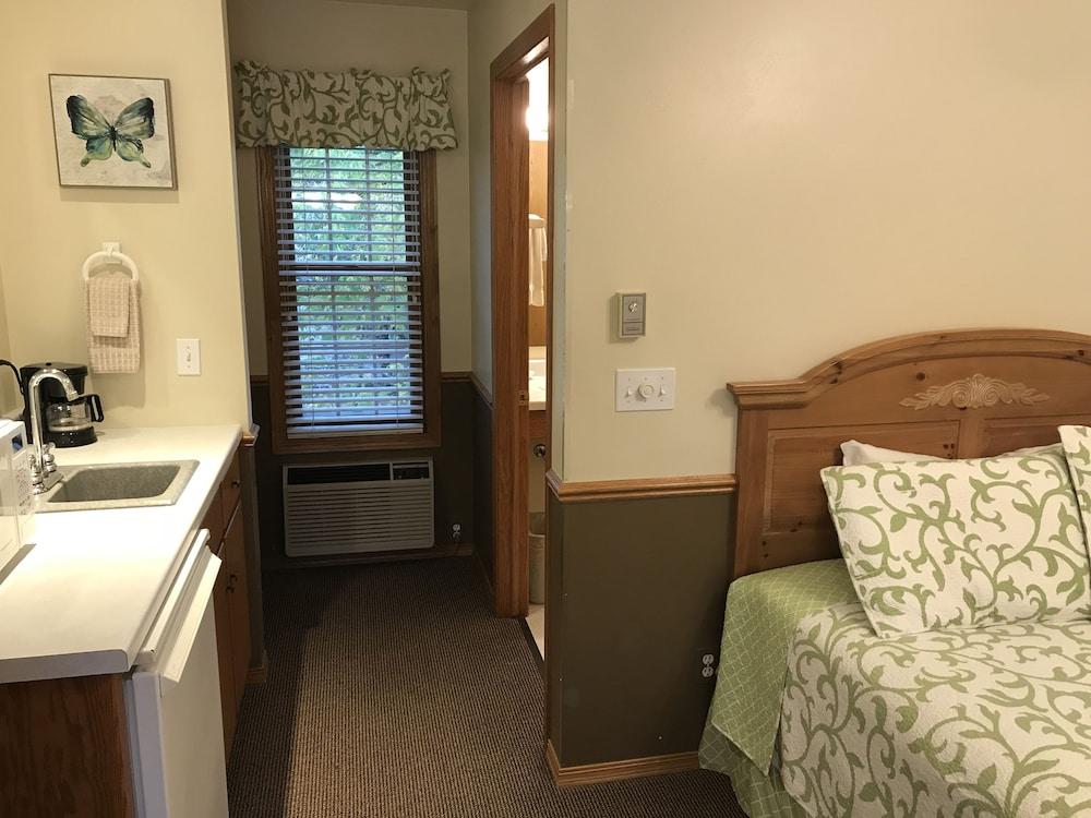 Bay Breeze Resort photo 23