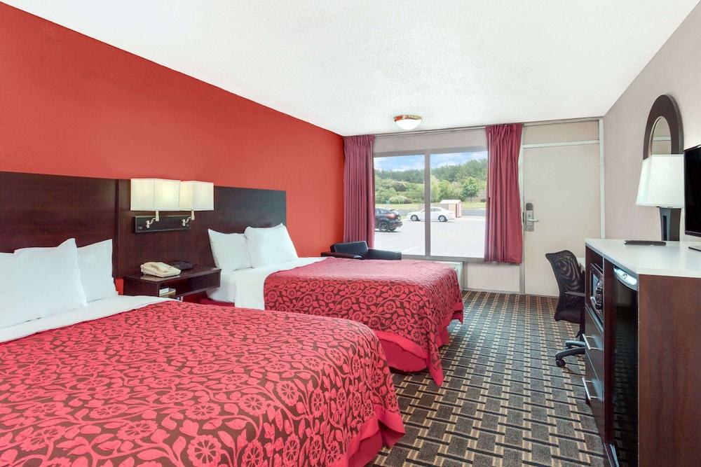 Days Inn by Wyndham Cullman photo 4