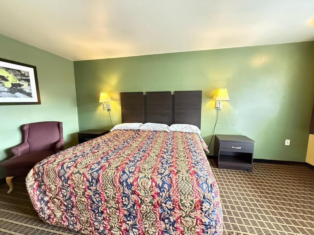 Relax Inn photo 15