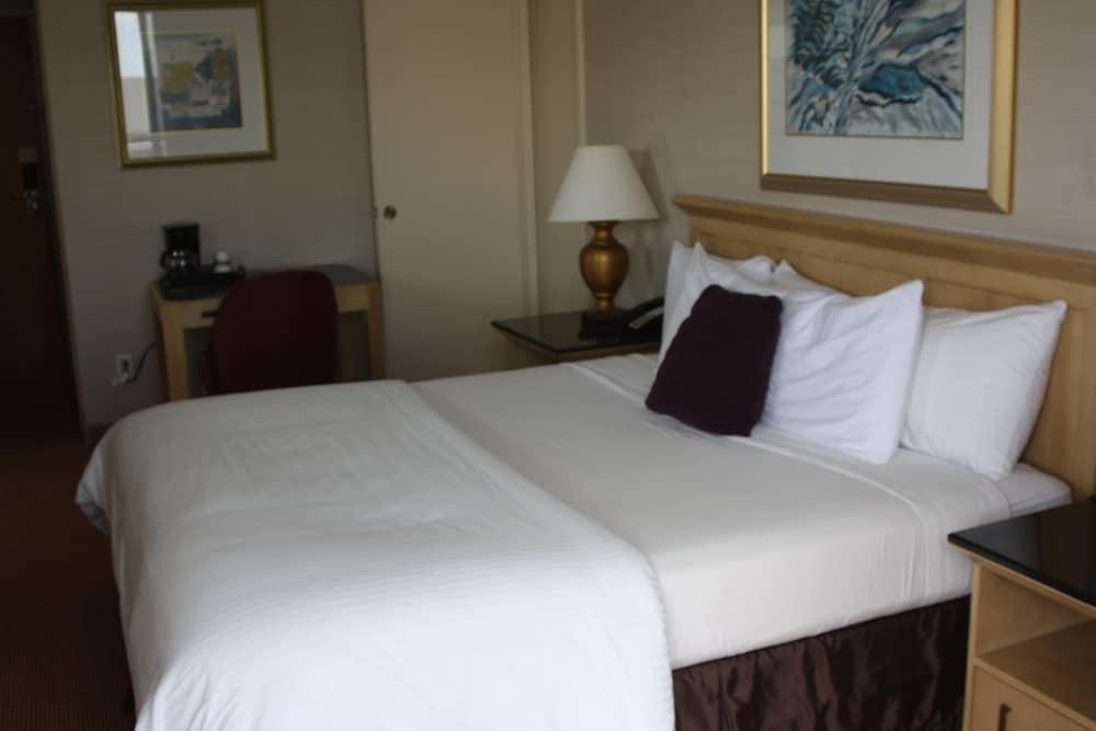The Empress Hotel & Adult Nightclub photo 5
