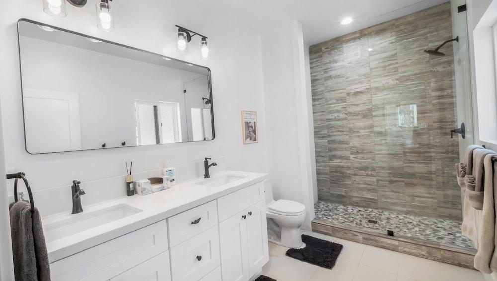 Rise Suites Oceanside photo 44
