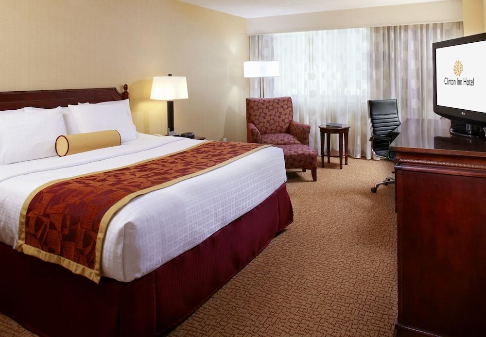 Clinton Inn Hotel & Event Center photo 2