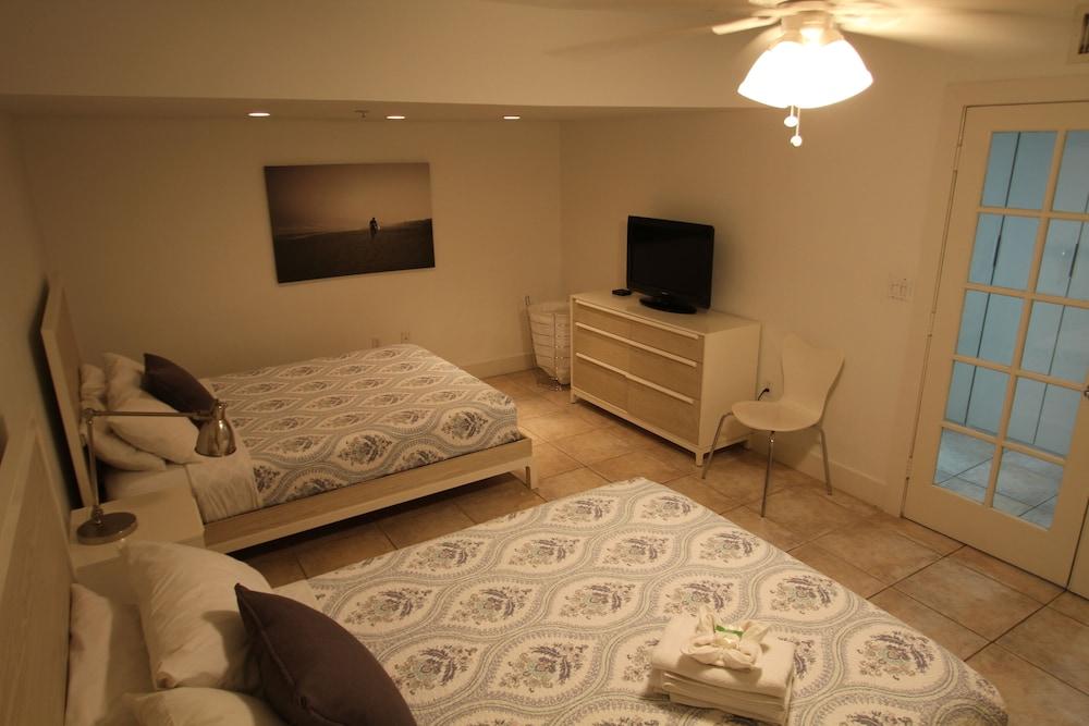 Soleil Apartments at Castle Beach Club photo 27