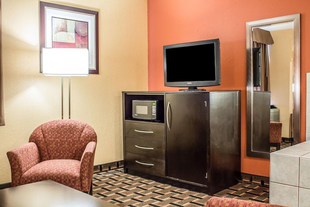 Comfort Inn Dunmore - Scranton East photo 9