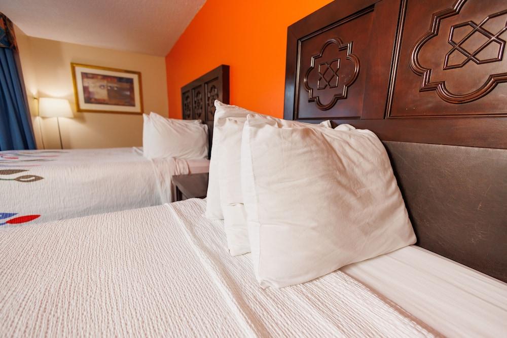 Garnet Inn & Suites, Orlando photo 40