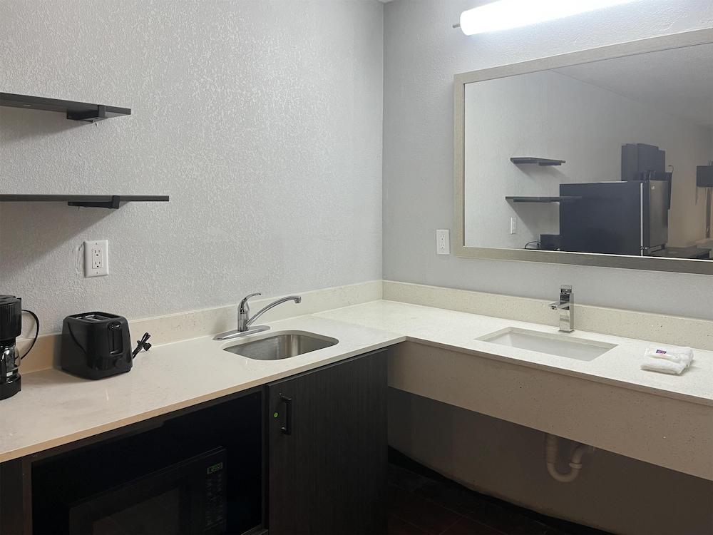 Studio 6 Suites Hurricane, Wv photo 19