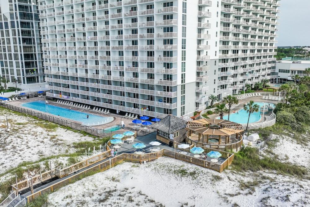 Pelican Beach Resort by Colasan photo 22