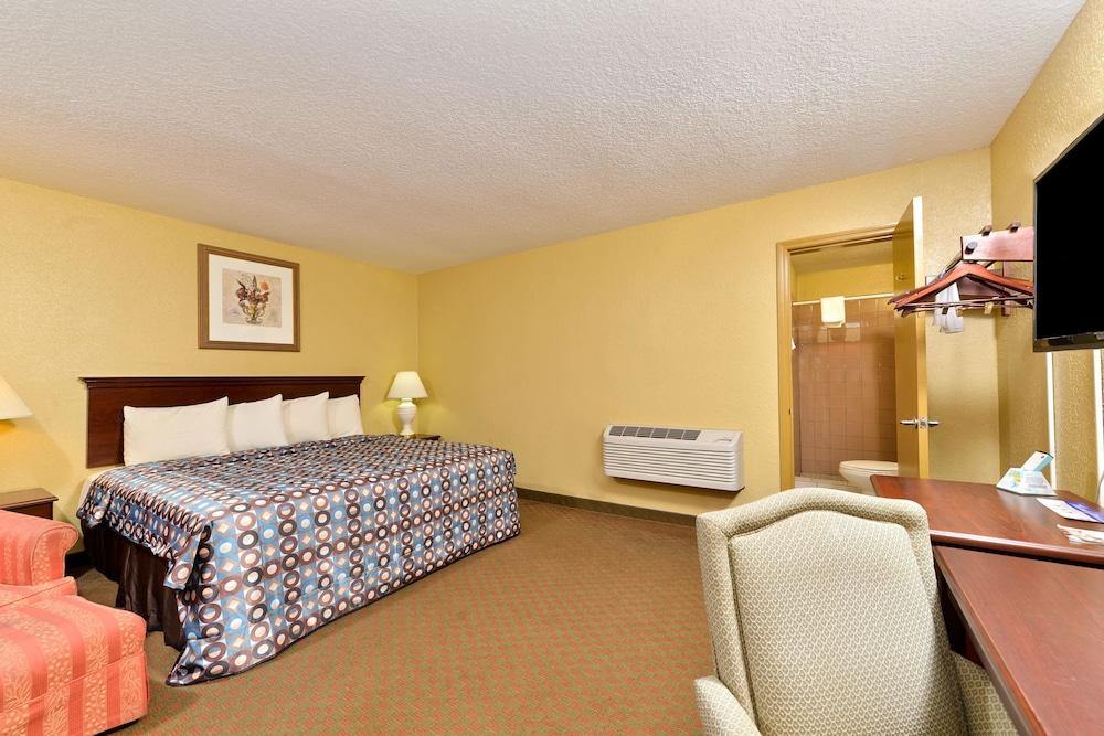 Americas Best Value Inn Starke photo 7