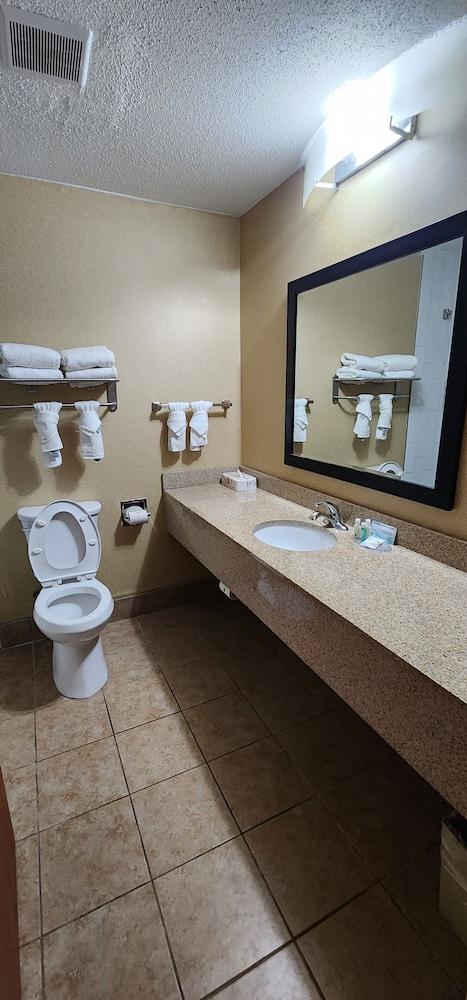 Quality Inn Dry Ridge photo 36