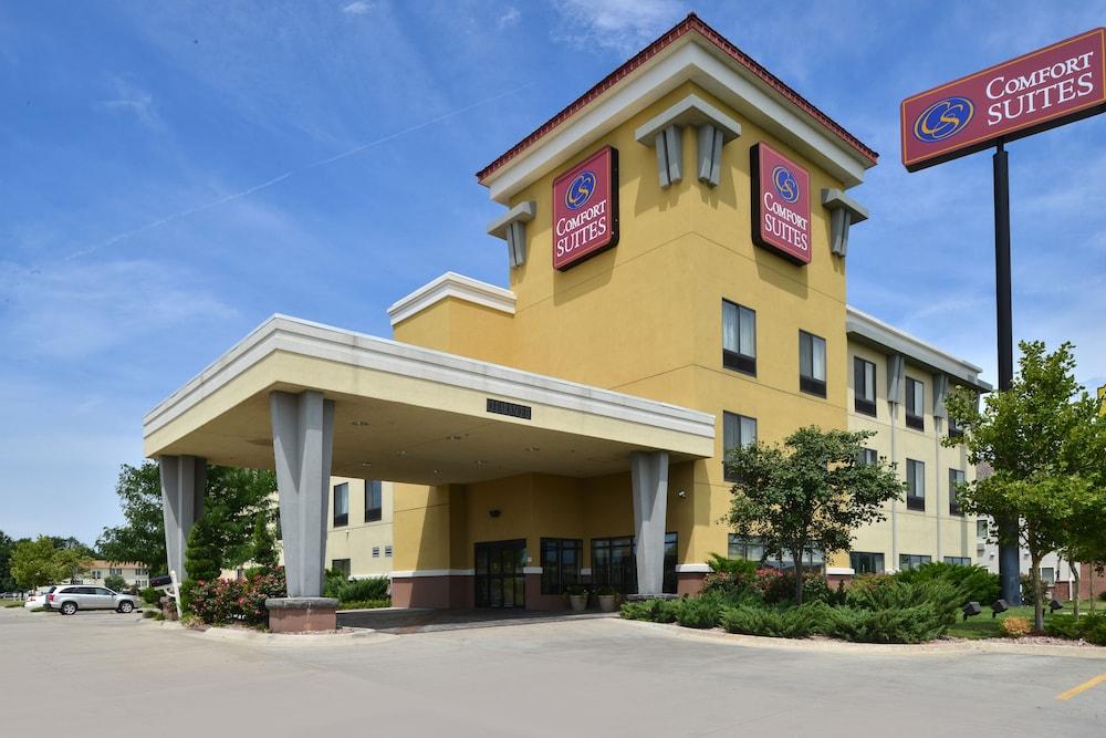 Comfort Suites Salina South photo 27