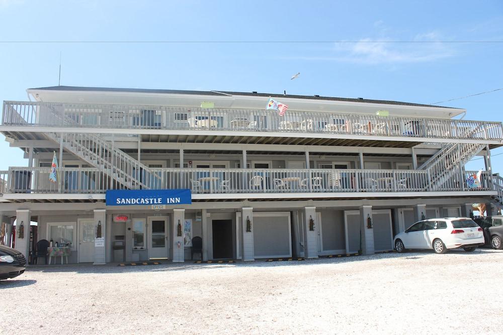 Sandcastle Beachfront Inn photo 39