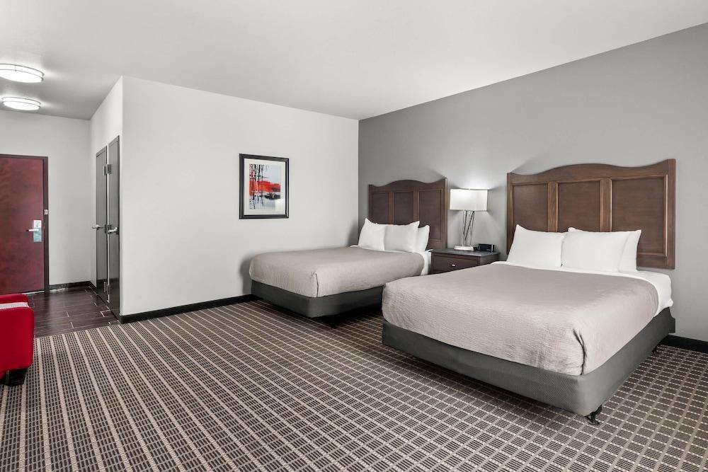 Quality Inn & Suites Pearsall photo 26