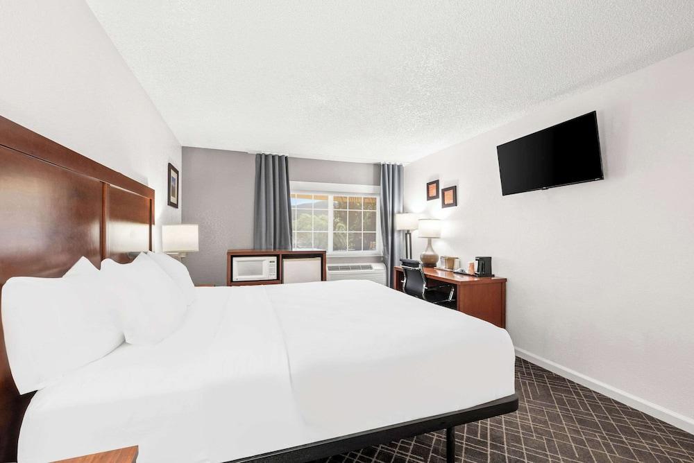 Comfort Inn Yreka I-5 photo 31