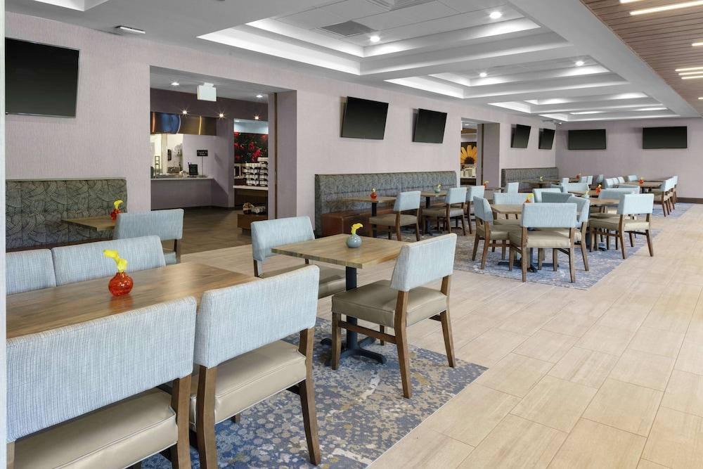Embassy Suites by Hilton Grand Rapids Downtown,MI photo 41