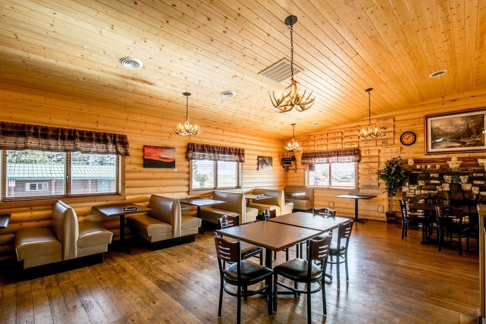 Sportsmans Lodge photo 70