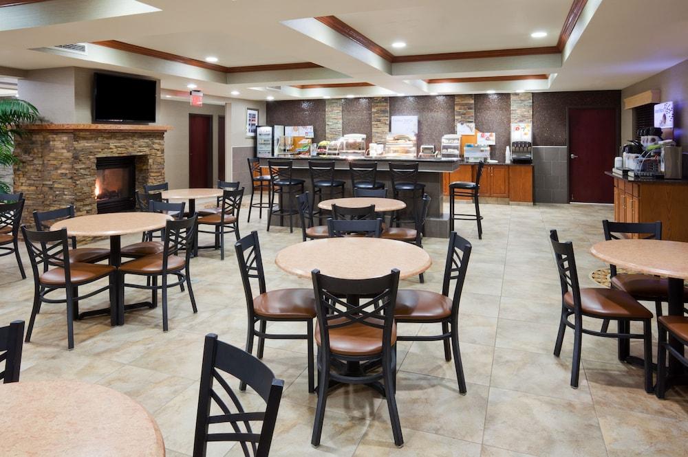 Holiday Inn Express & Suites Aberdeen by IHG photo 27