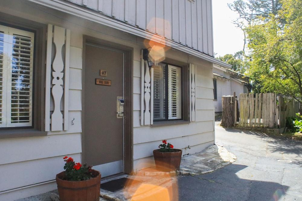 Carmel Resort Inn photo 33