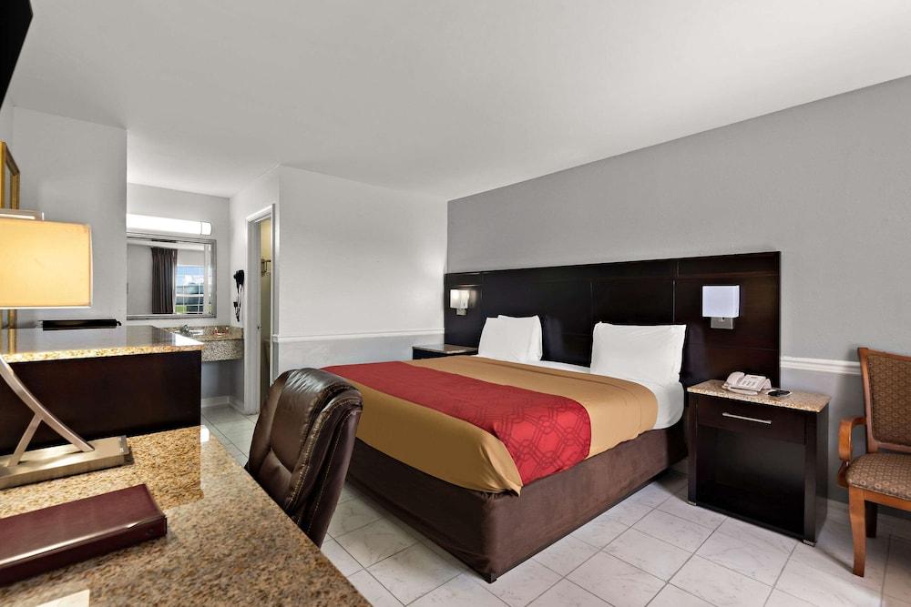 Econo Lodge Princess Anne photo 17