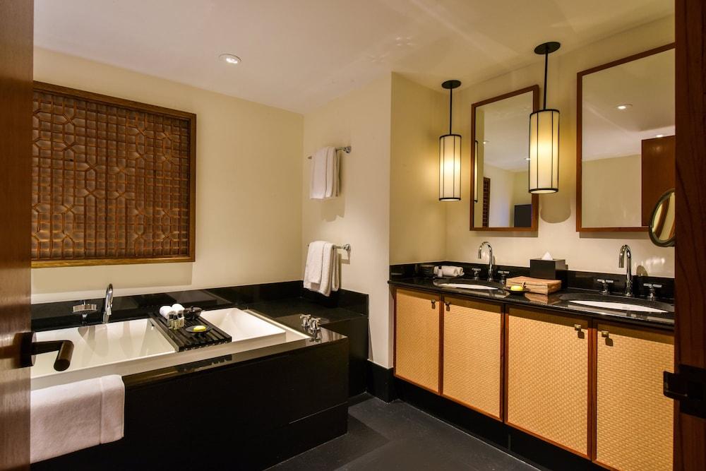 The Setai photo 98