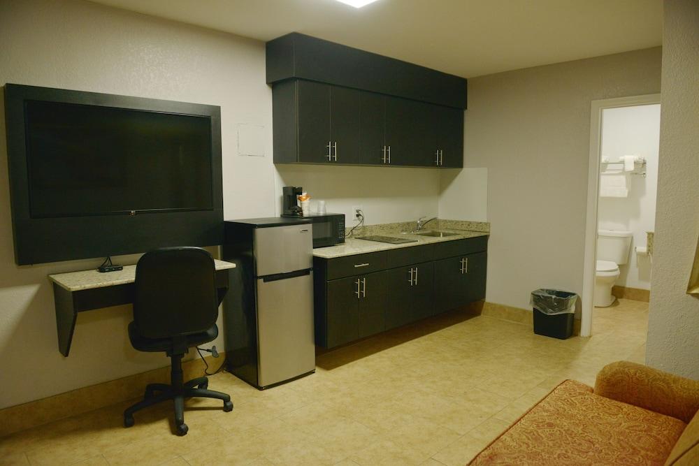 Rodeway Inn & Suites Winter Haven Chain Of Lakes photo 45