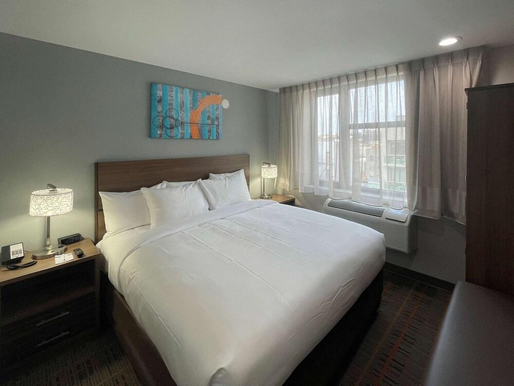 MainStay Suites Bronx - Belmont photo 12