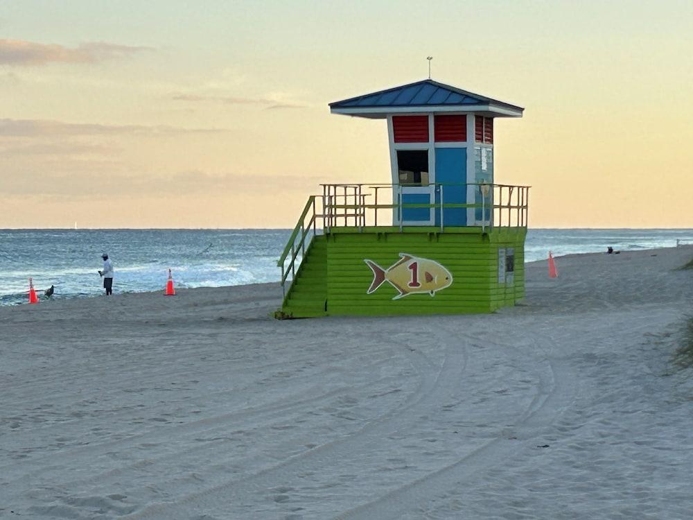 Bahama Beach Club Pompano photo 94